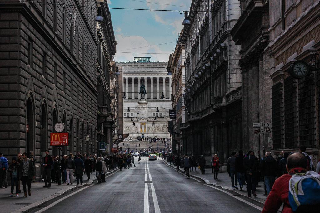 Dimora Storica Palazzo Marescalchi Belli Roma Exterior foto