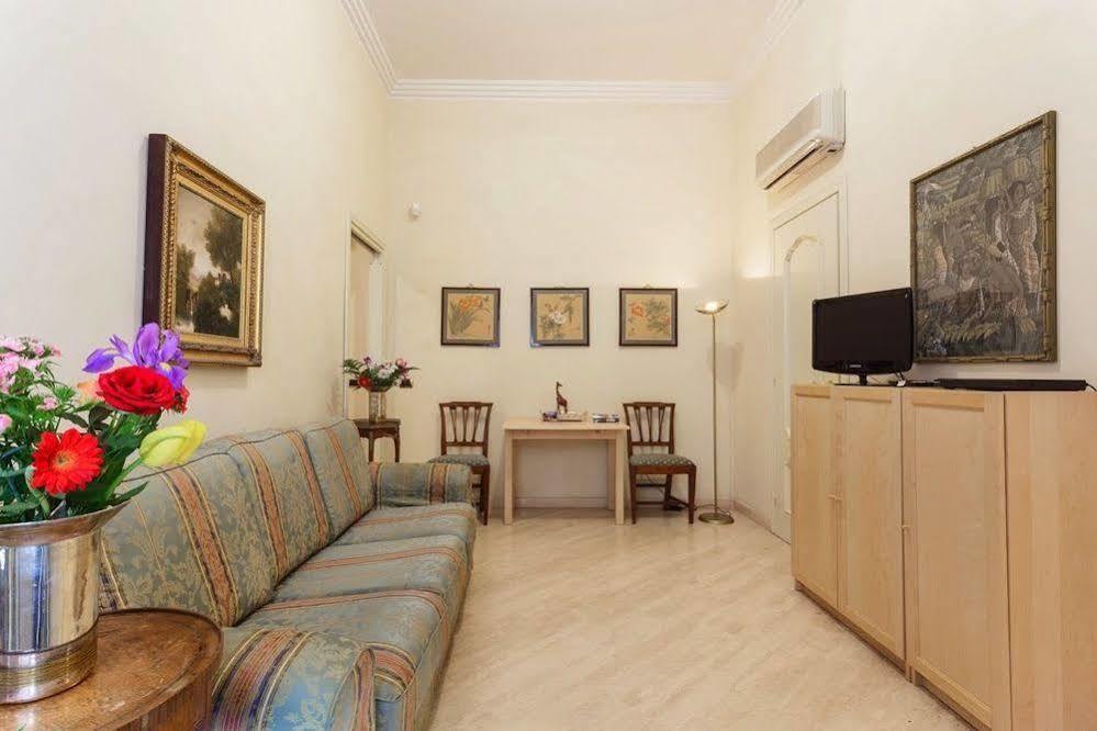 Dimora Storica Palazzo Marescalchi Belli Roma Exterior foto